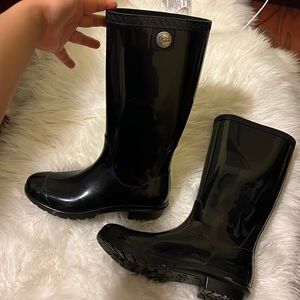 UGG RAIN BOOTS
